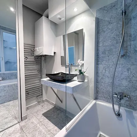 Apartment Unique At The Bourse